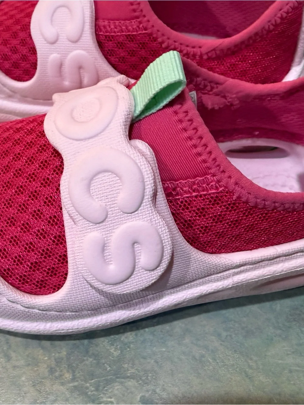 CROCS Kids Pink Mesh Water Shoes with Mint Pull Tab